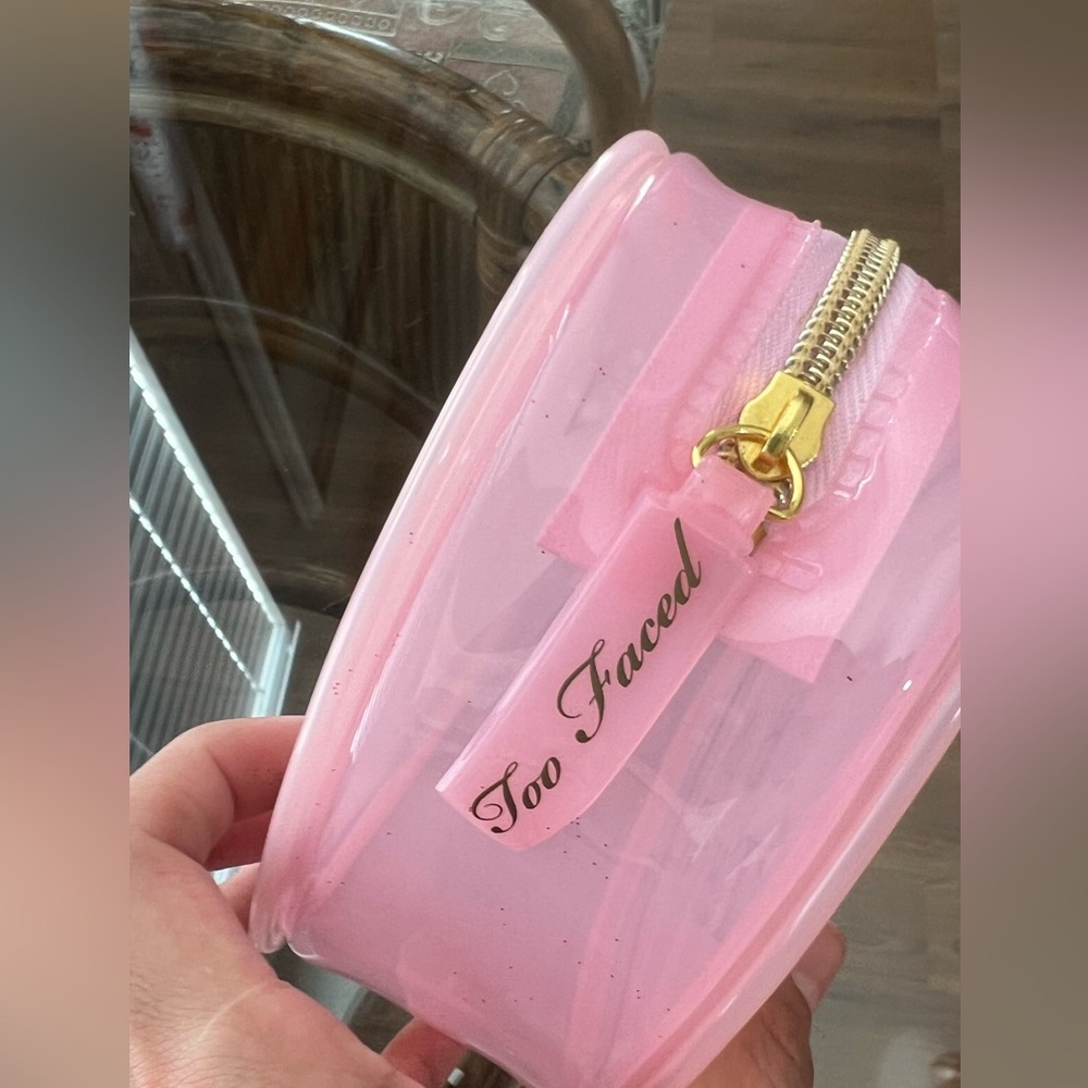 TOO Faced Zip Up Heart , new - Picture 5 of 6